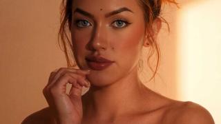 MelyzaMendoza Snapshot