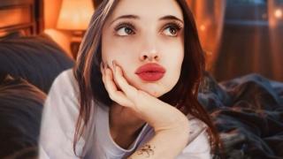 MollyRingwald Snapshot